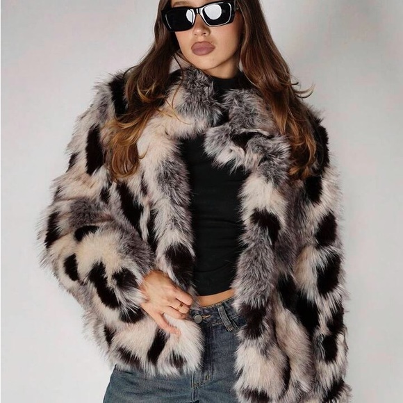 Stylish Faux Fur Jacket - Black and Gray Animal Print - Picture 4 of 4